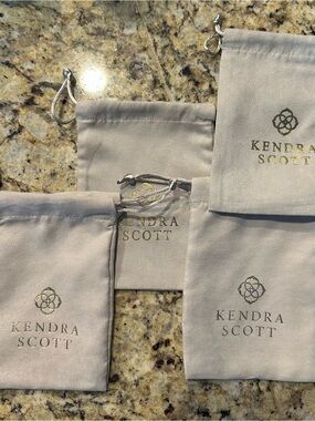 4 Kendra Scott Soft Velvet Jewelry Pouches - Light Taupe